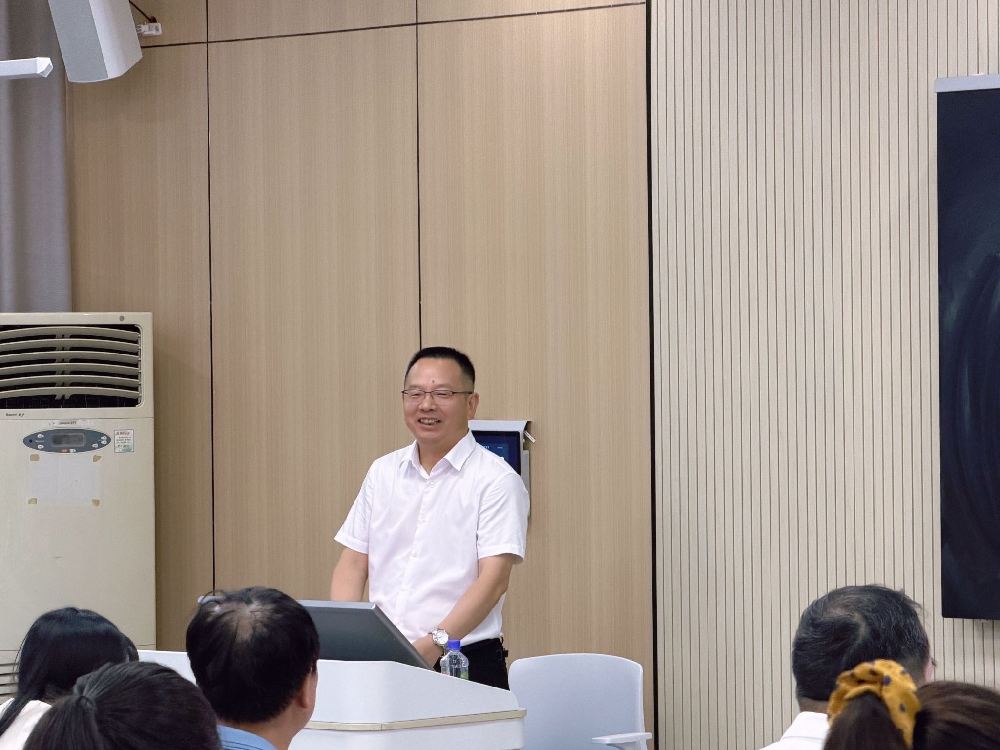 武昌理工学院马克思主义学院开展中青年教师经典著作读书班第二期活动