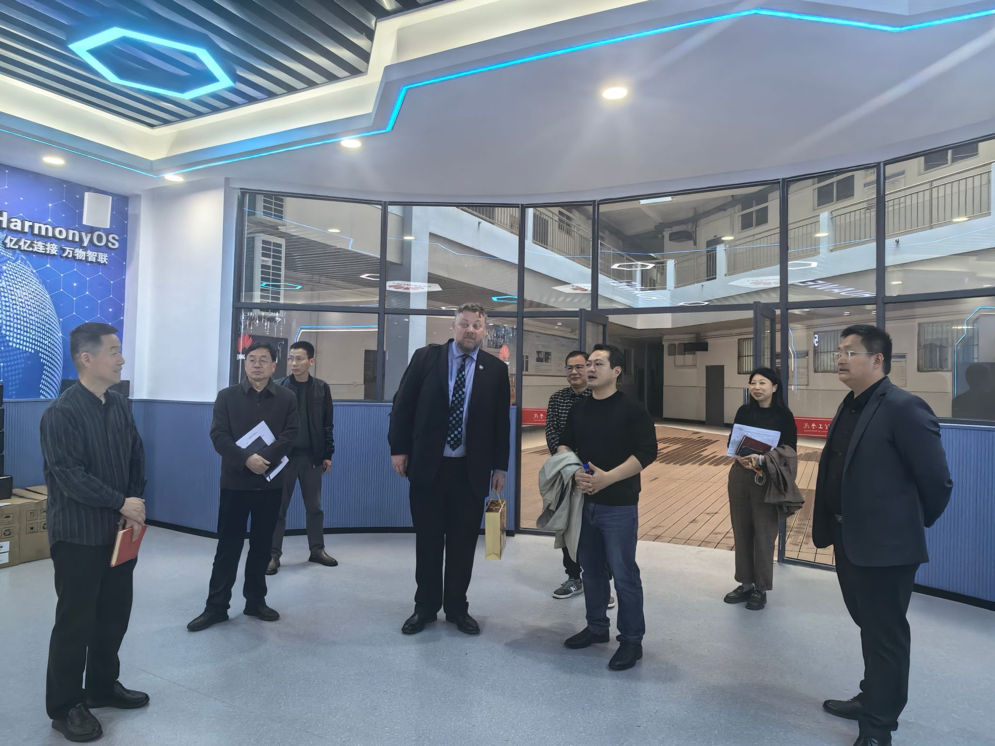 聚焦高质量合作！美国西崖大学副校长一行到访武昌理工学院